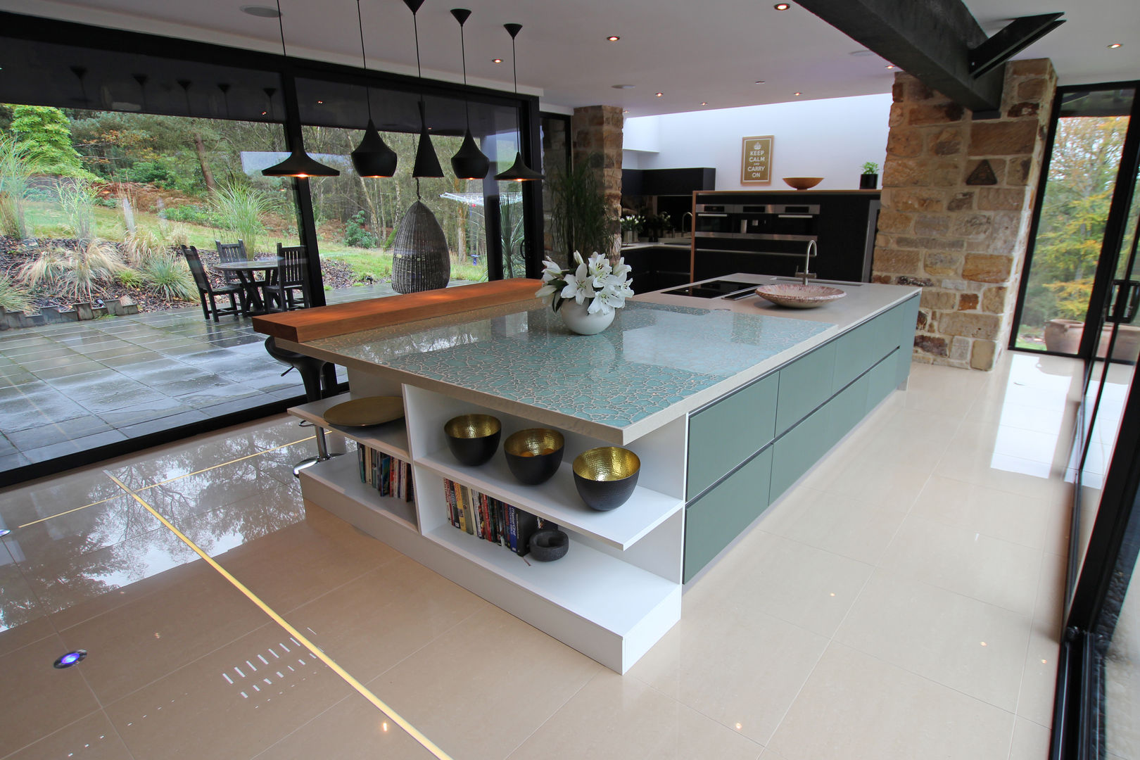 ​Luxury island kitchen home extension LWK London Kitchens مطبخ