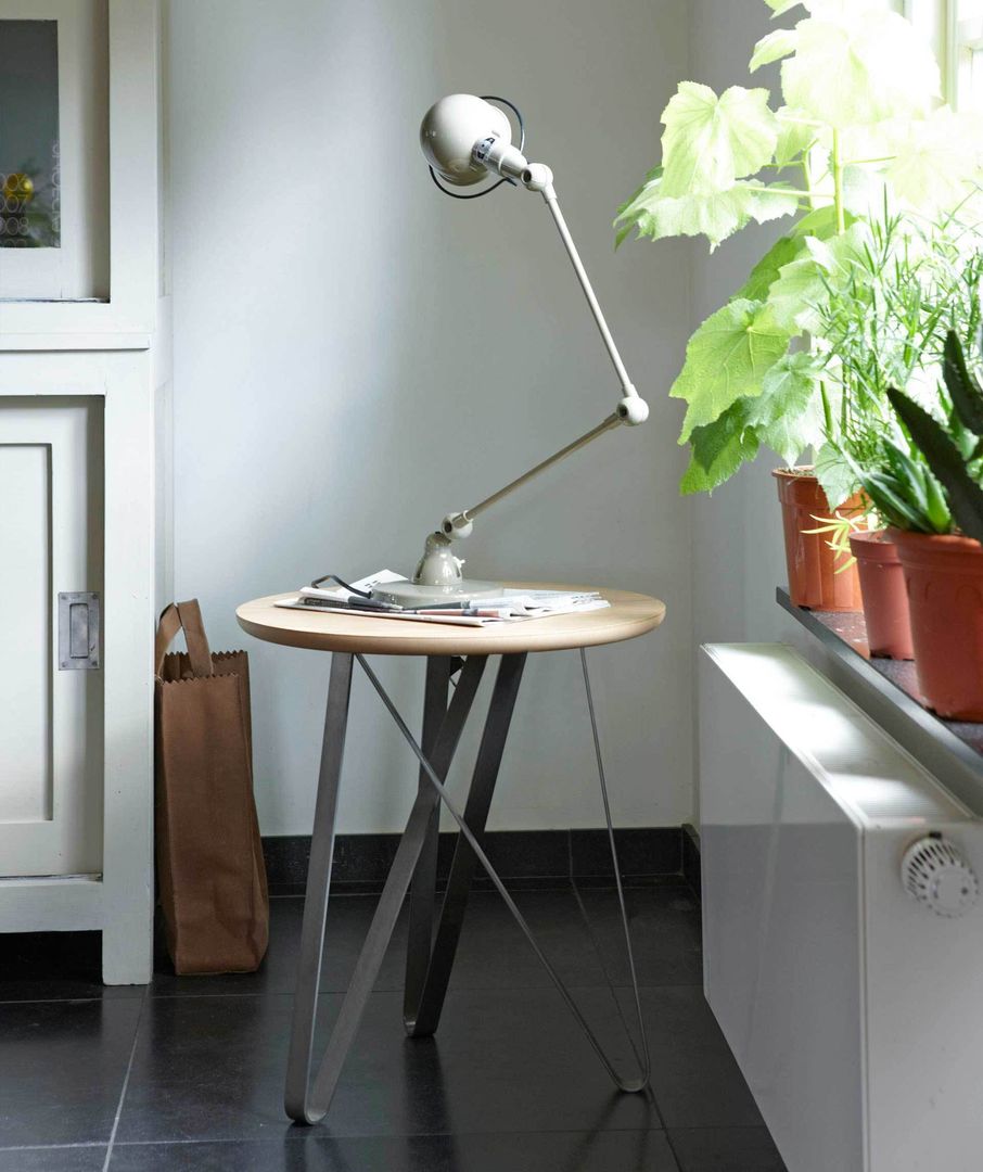 Twister sidetable - low Marc Th. van der Voorn Cocinas de estilo minimalista Mesas y sillas