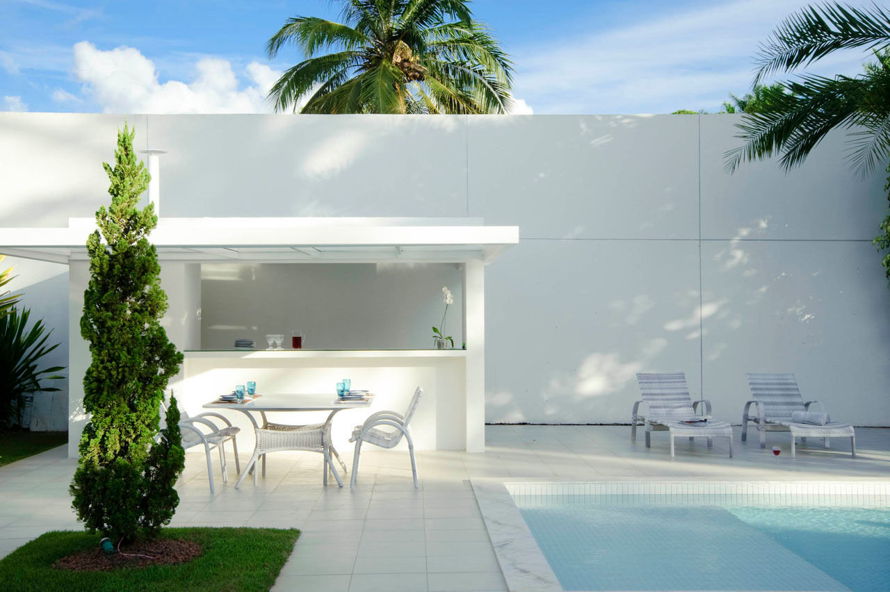 Casa Carqueija dantasbento | Arquitetura + Design Garagens e edículas minimalistas