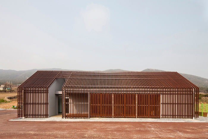 청산도 느린섬 여행학교, (주)오우재건축사사무소 OUJAE Architects (주)오우재건축사사무소 OUJAE Architects Casas de estilo moderno