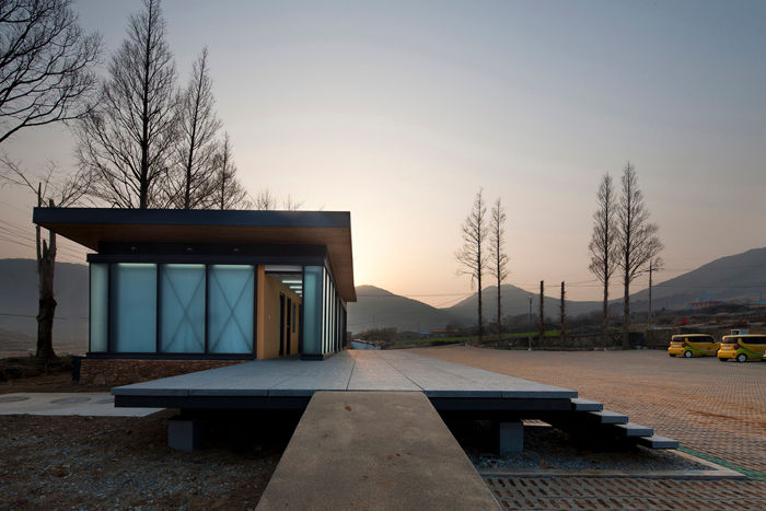 청산도 느린섬 여행학교, (주)오우재건축사사무소 OUJAE Architects (주)오우재건축사사무소 OUJAE Architects Modern houses