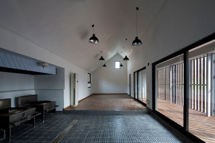 청산도 느린섬 여행학교, (주)오우재건축사사무소 OUJAE Architects (주)오우재건축사사무소 OUJAE Architects Casas modernas