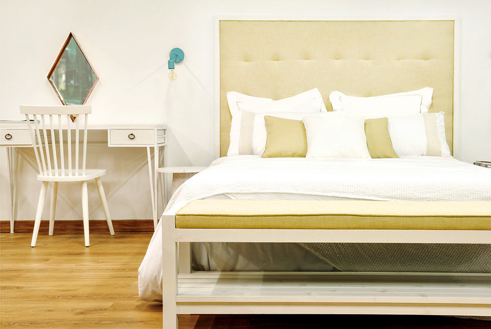 homify Kamar Tidur Gaya Skandinavia Beds & headboards