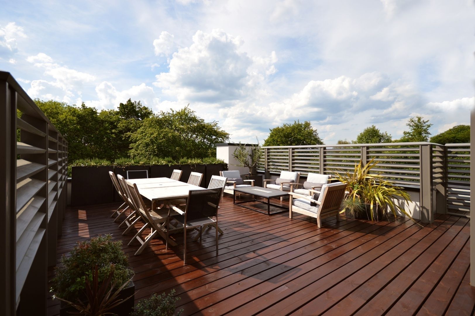 The roof terrace Zodiac Design Modern balcony, veranda & terrace