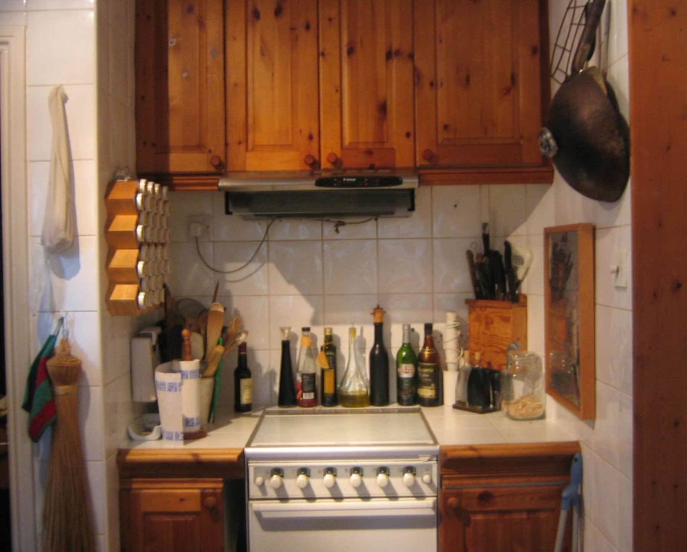 A close up of the kitchen - before Cathy Phillips & Co Rustic style kitchen