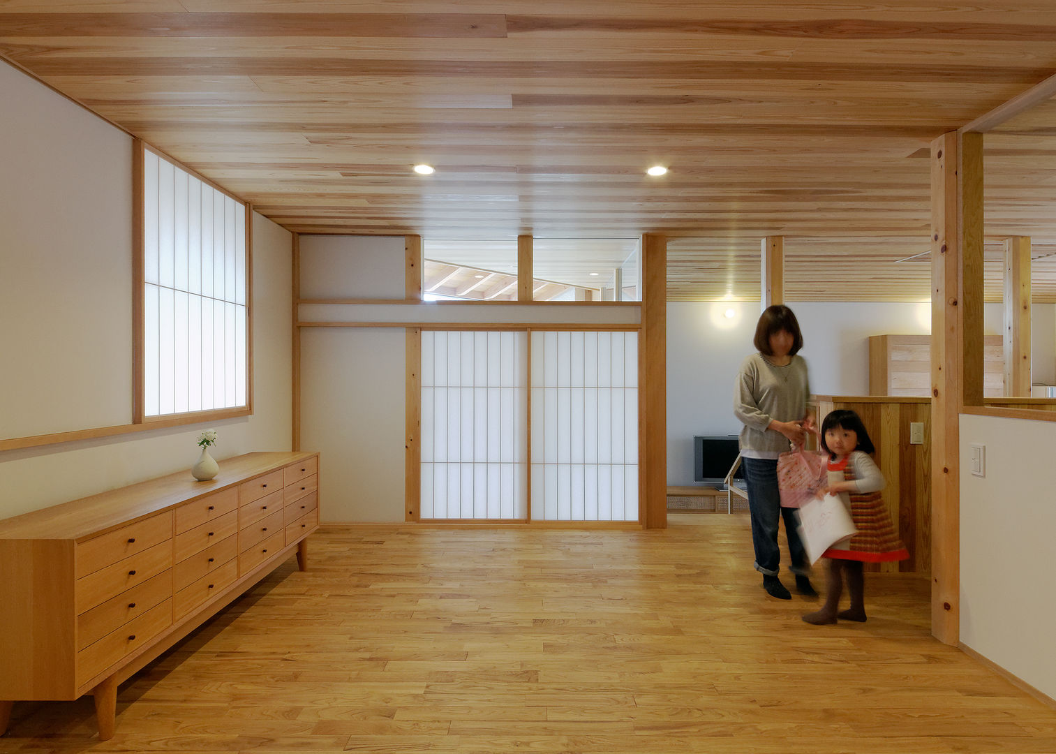 N House, 磯村建築設計事務所 磯村建築設計事務所 Modern nursery/kids room