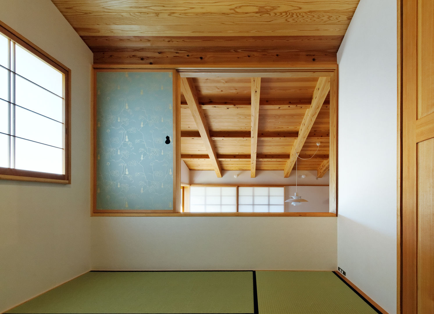 IR House, 磯村建築設計事務所 磯村建築設計事務所 Habitaciones de estilo clásico