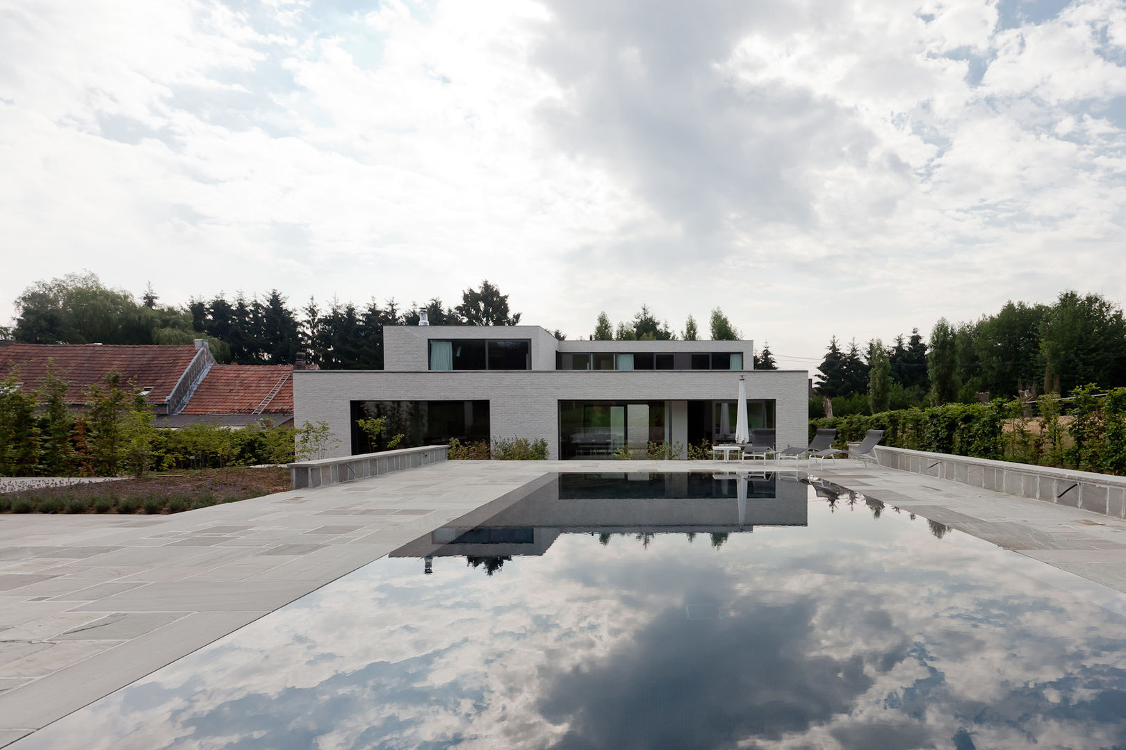 Patio house VAWE, areal architecten cvba areal architecten cvba Minimalist pool