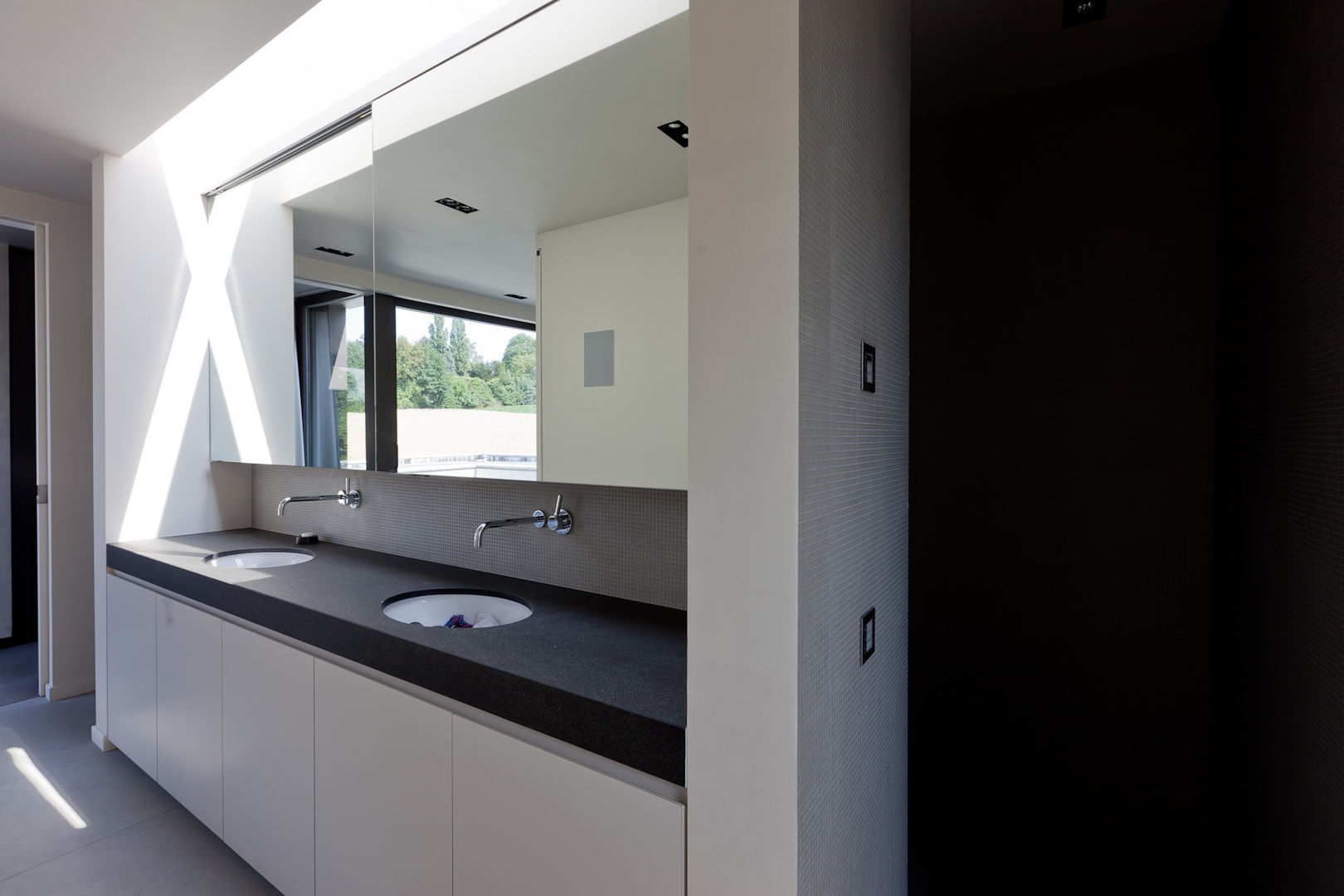 Patio house VAWE, areal architecten cvba areal architecten cvba Minimalist style bathroom