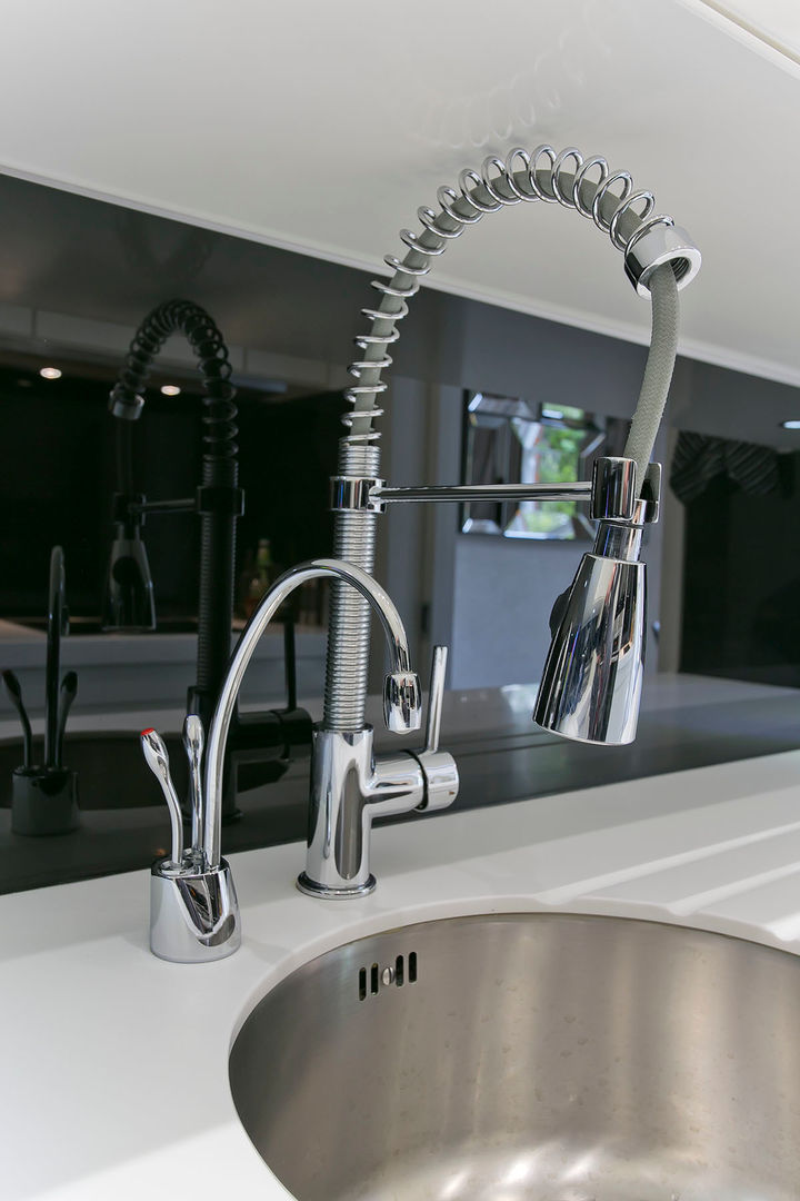 Kitchen Temza design and build Modern kitchen Sinks & taps
