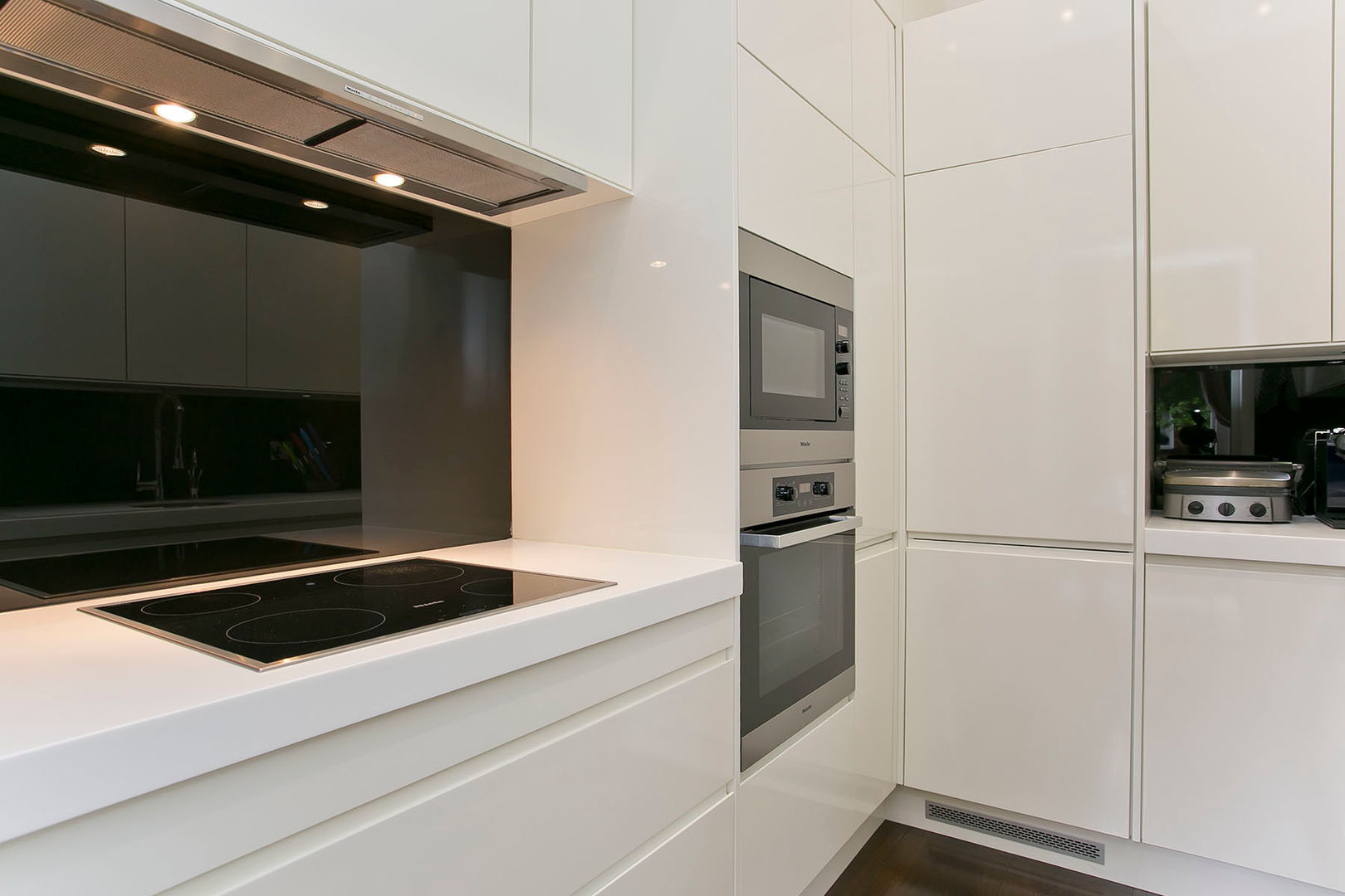 Kitchen Temza design and build Modern kitchen Storage