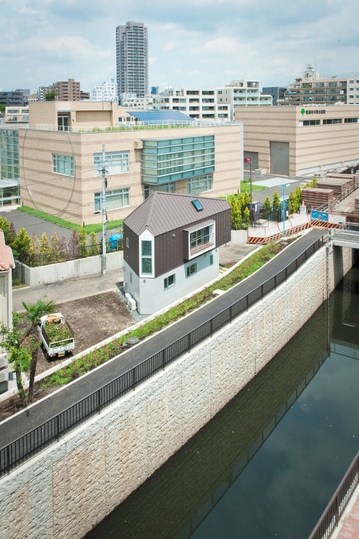 ​River side house / House in Horinouchi, 水石浩太建築設計室／ MIZUISHI Architect Atelier 水石浩太建築設計室／ MIZUISHI Architect Atelier Modern home