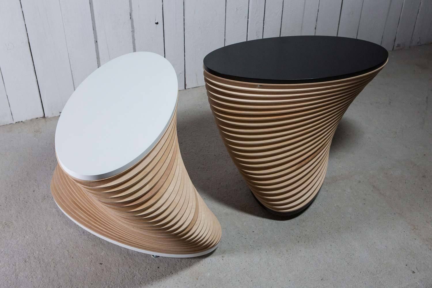 KLIFF - stolik kawowy z funkcją gazetnika, OM STUDIO OM STUDIO Ruang Keluarga Modern Side tables & trays