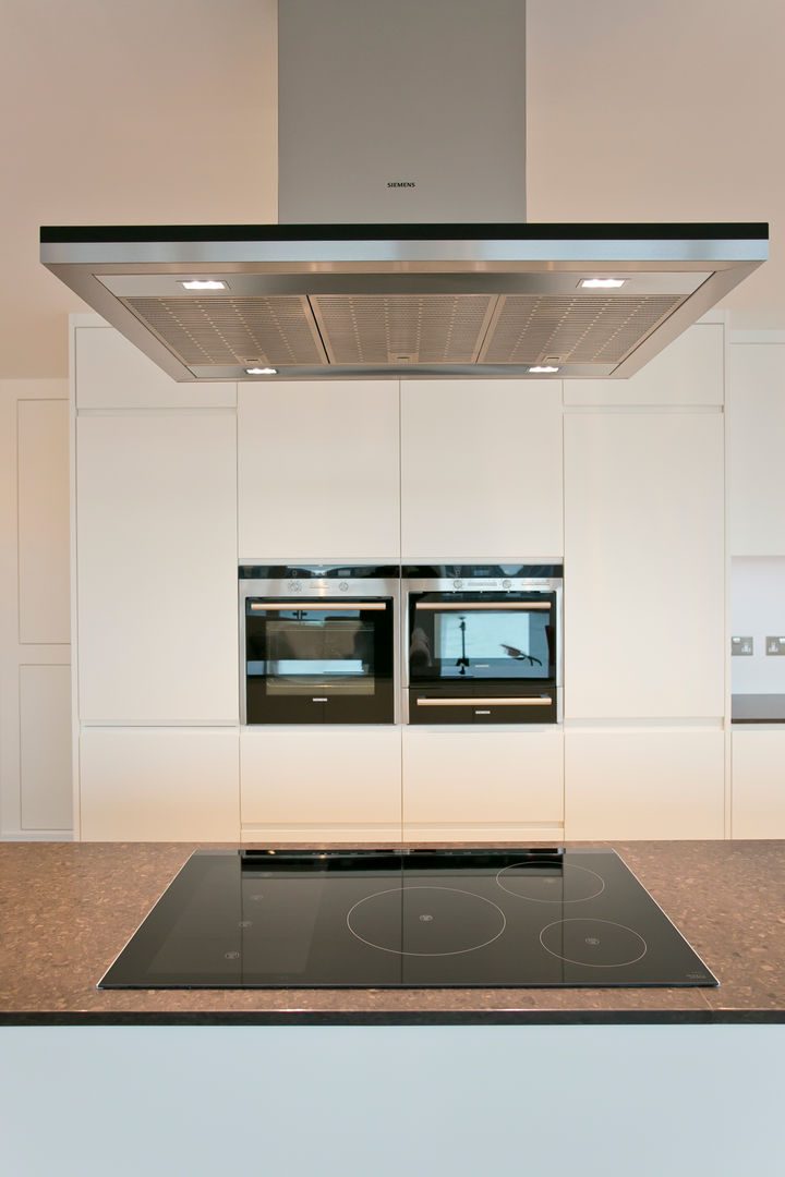 Kitchen appliances Temza design and build Cuisine moderne Electronique