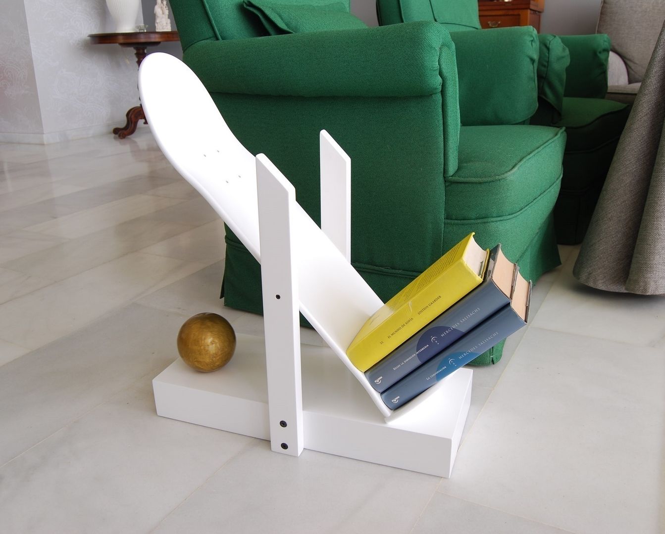 Skateboard book shelf, Skate Decor for living room or any other room. skate-home Dormitorios infantiles de estilo moderno Almacenamiento