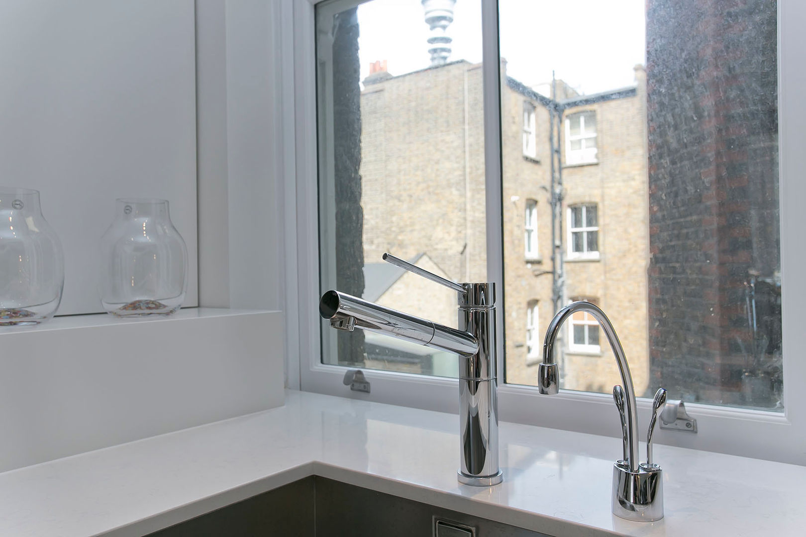 Kitchen tap Temza design and build 現代廚房設計點子、靈感&圖片 洗手台與水龍頭