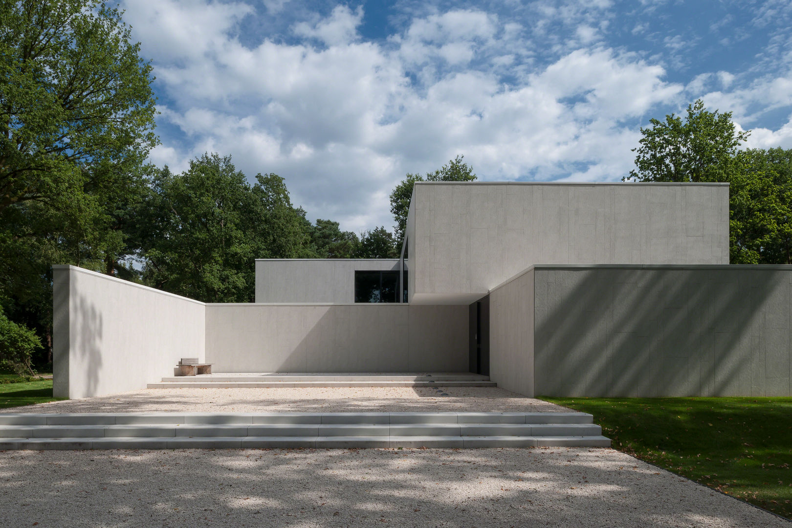 DM Residence, CUBYC architects CUBYC architects Moderne huizen