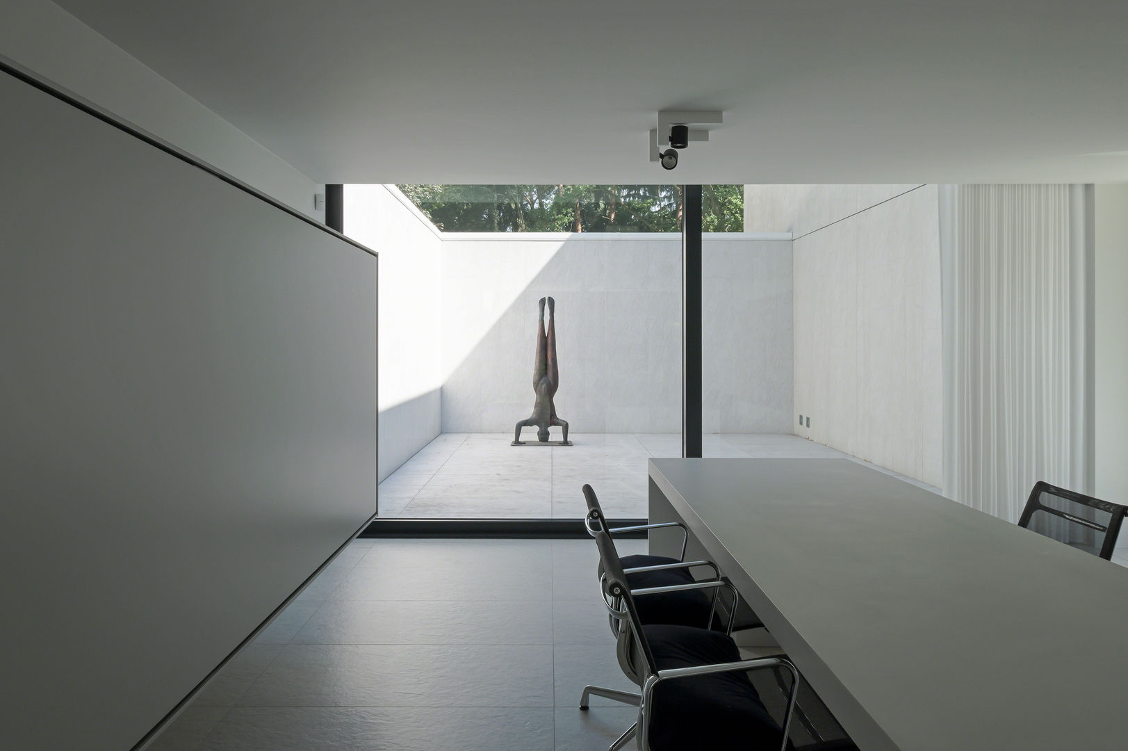 DM Residence, CUBYC architects CUBYC architects Oficinas y bibliotecas de estilo moderno