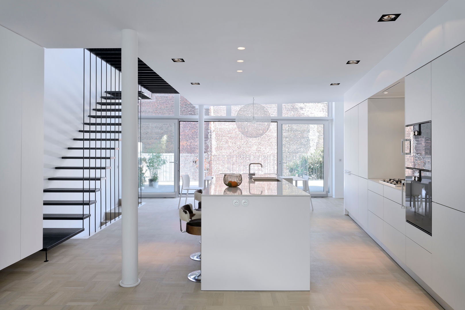 Serpentin 34, atelier d'architecture FORMa* atelier d'architecture FORMa* Minimalist kitchen