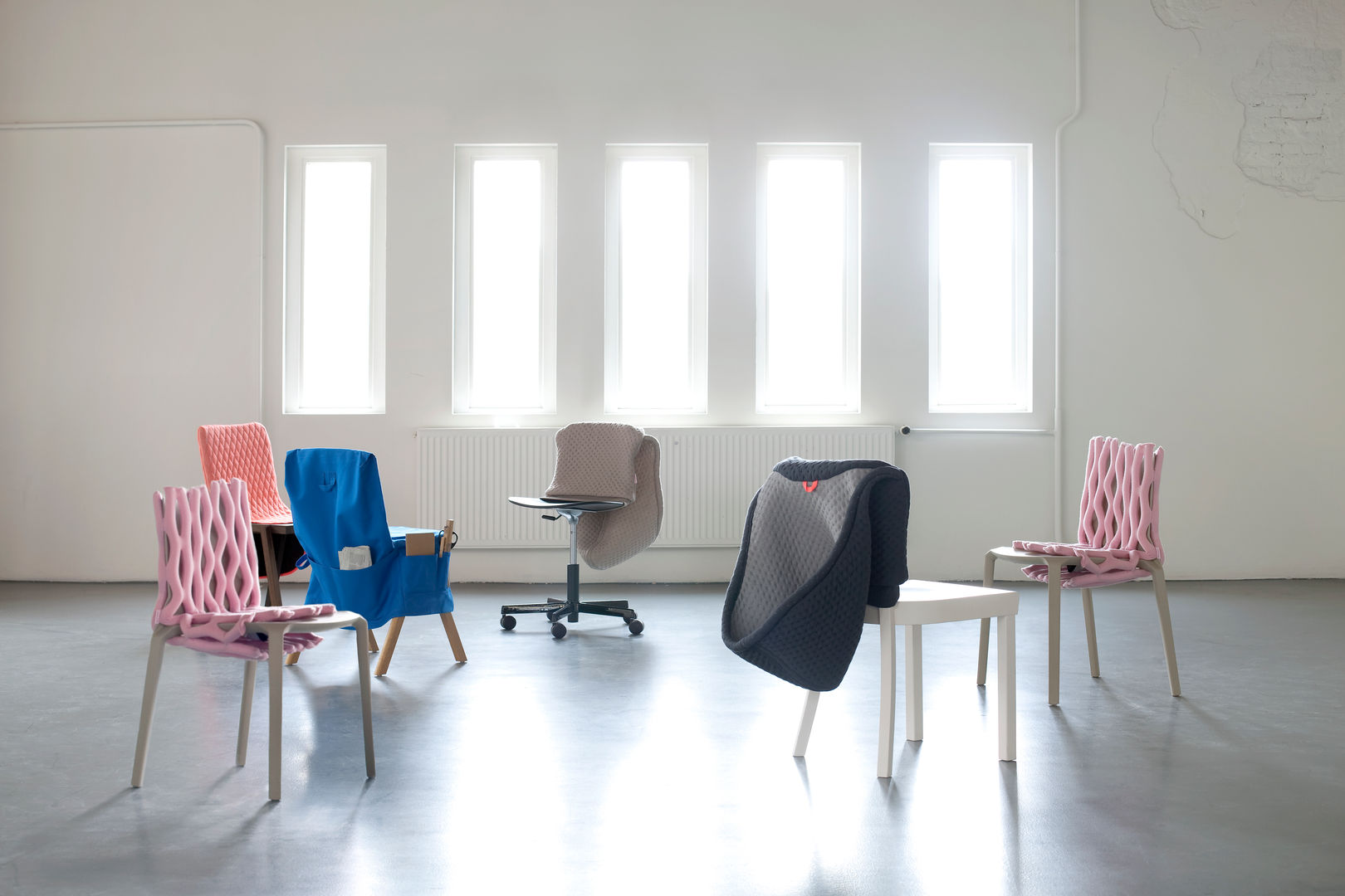 CHAIR WEAR , Bernotat&Co Bernotat&Co Salas de estar modernas Bancos e cadeiras