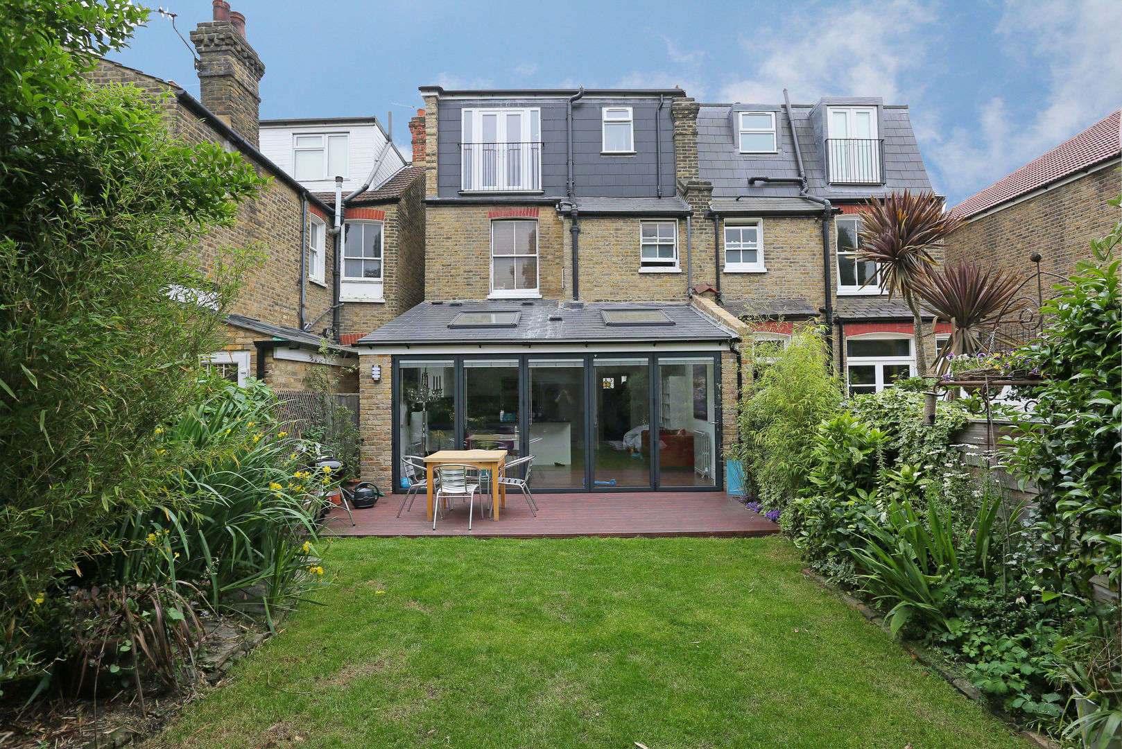 ​hip to gable loft conversion wimbledon homify Rumah Modern