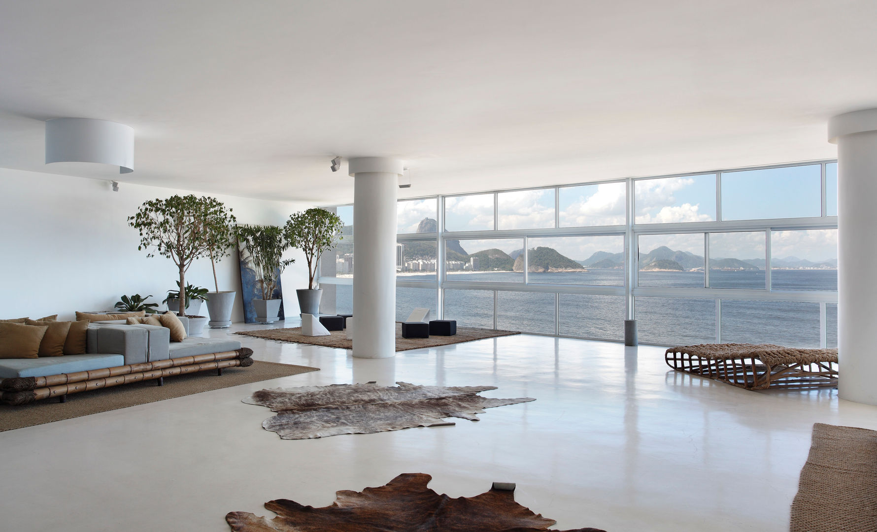 Copacabana 540m², House in Rio House in Rio Ruang Keluarga Modern