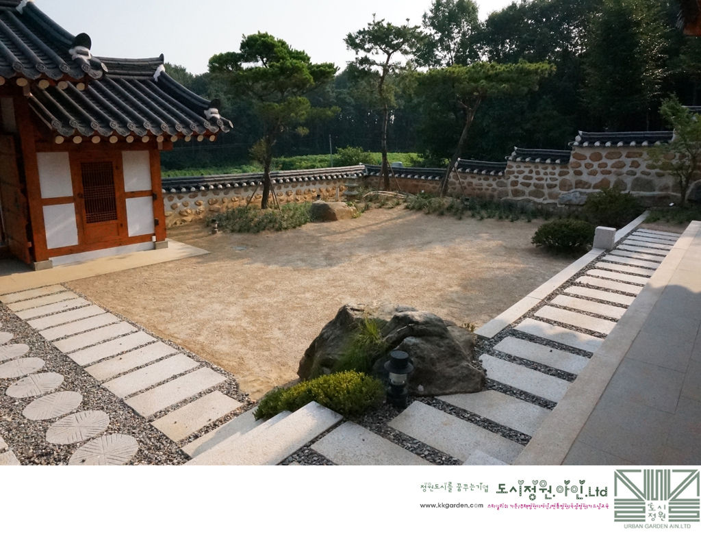 Korea traditional garden - 남양홍씨 대호군파 재실정원, Urban Garden AIN.Ltd Urban Garden AIN.Ltd Asian style garden