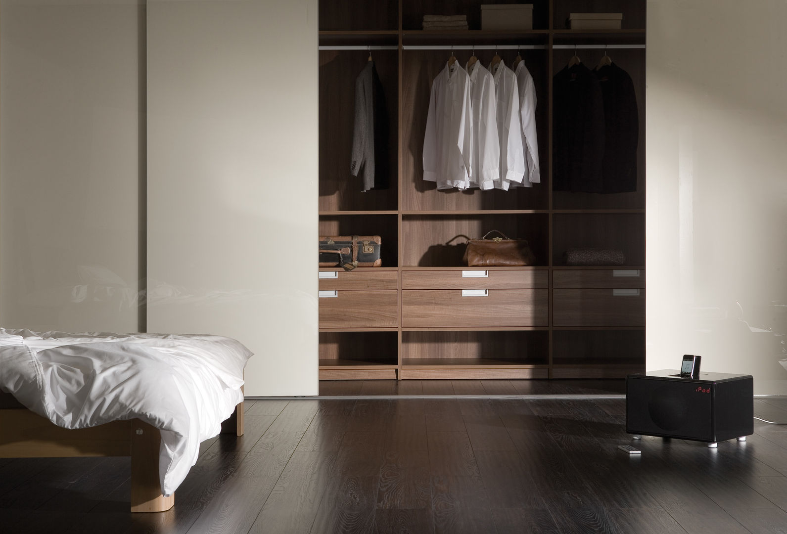 homify Modern style bedroom Wardrobes & closets