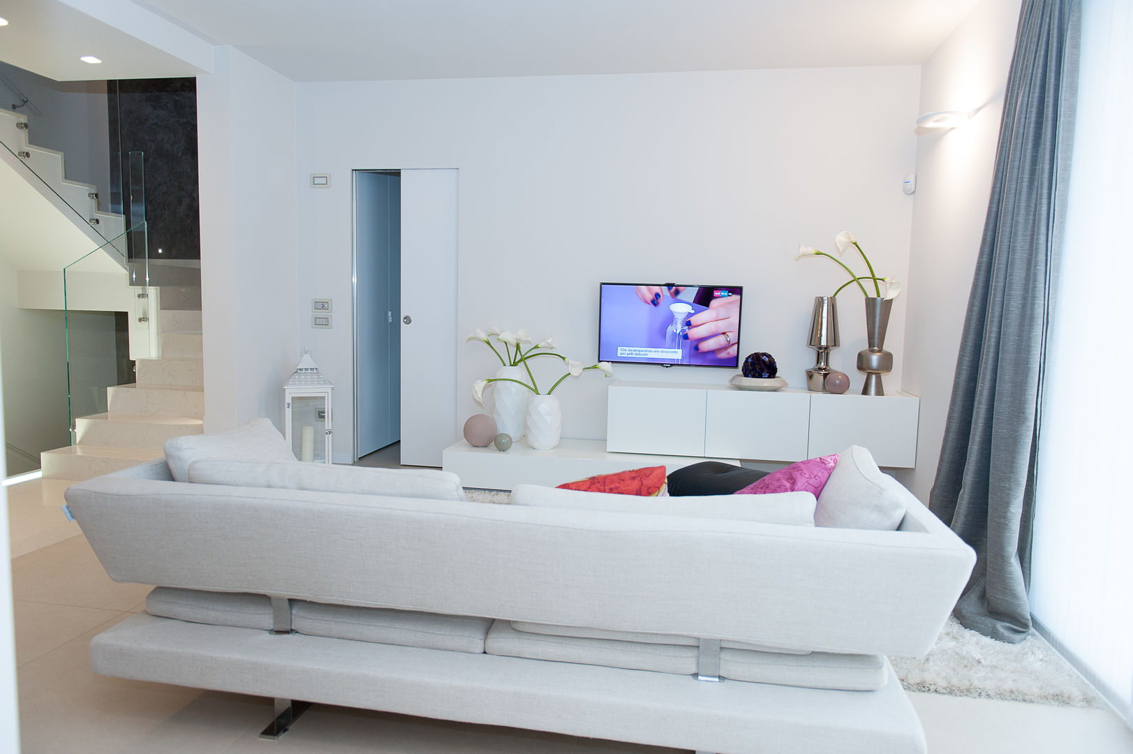 Appartamento a Verona: Bello e funzionale, moovdesign moovdesign Livings de estilo moderno
