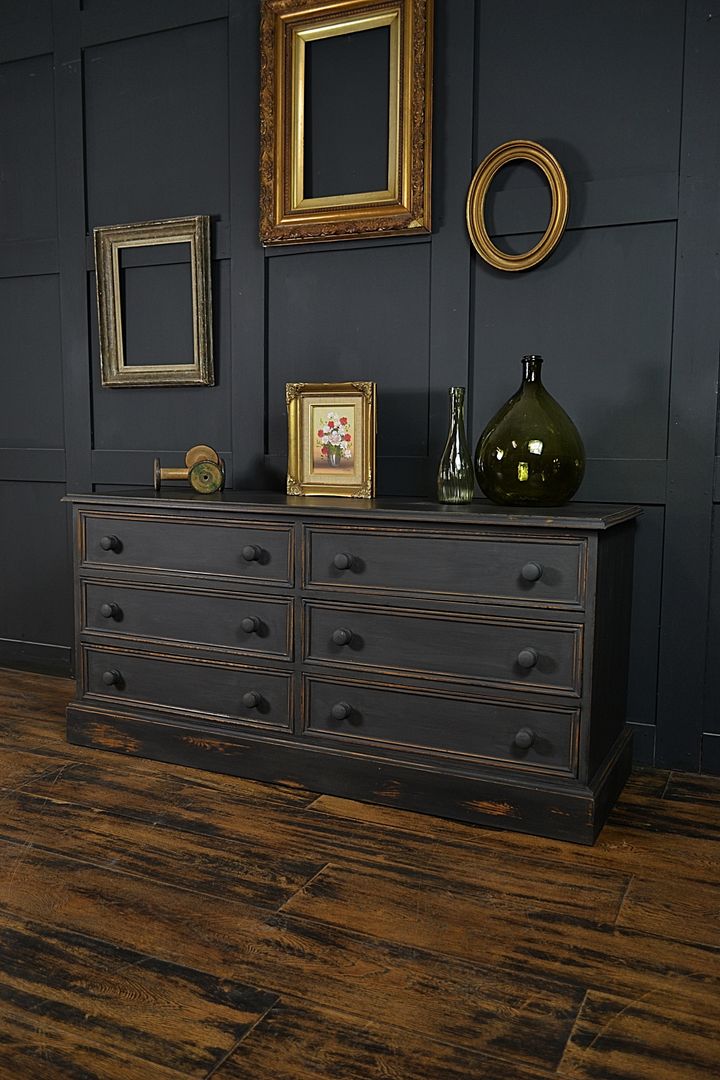 Black Low Level Shabby Chic Chest of Drawers, The Treasure Trove Shabby Chic & Vintage Furniture The Treasure Trove Shabby Chic & Vintage Furniture Гостиная в рустикальном стиле Хранение