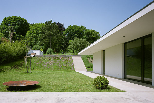 Haus G., Mödling, Erich Prödl Associates Erich Prödl Associates Jardines de estilo clásico