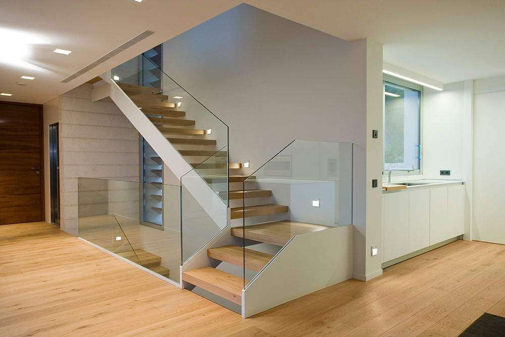 Vivienda unifamiliar en Dénia, Alicante, Jorge Belloch interiorismo Jorge Belloch interiorismo Modern Corridor, Hallway and Staircase