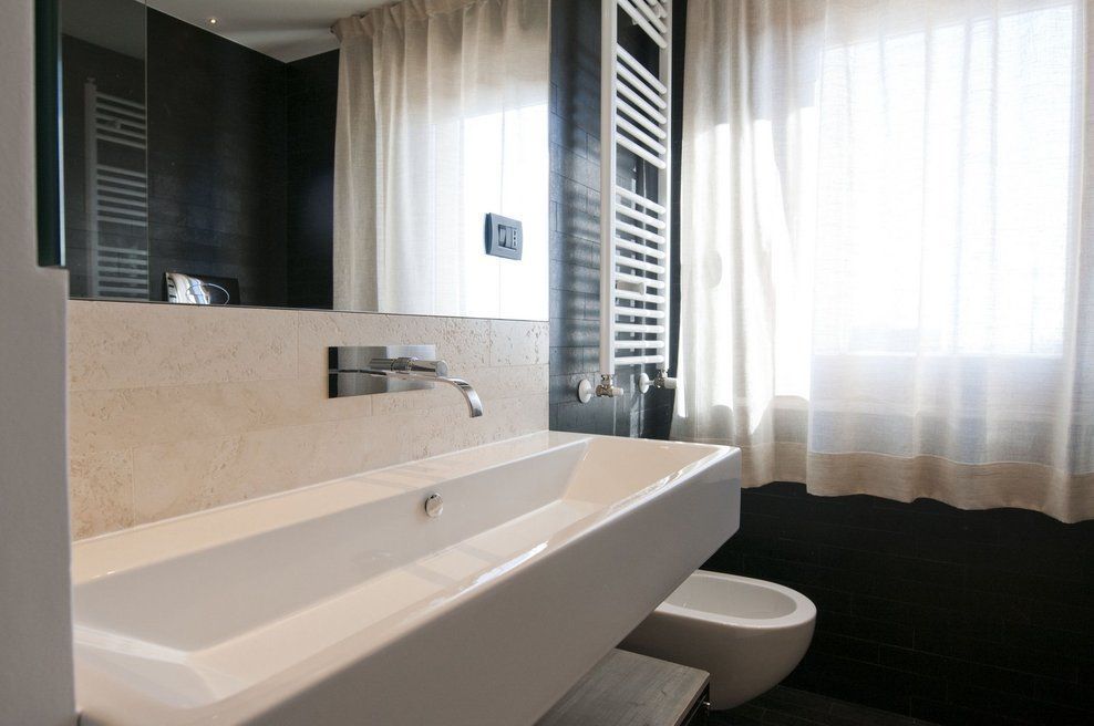 Casa k_a, Andrea Stortoni Architetto Andrea Stortoni Architetto Phòng tắm phong cách hiện đại