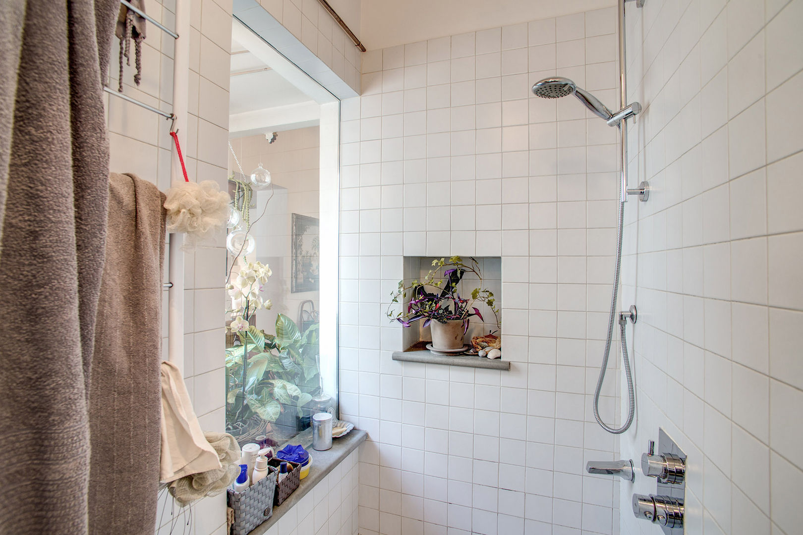 SUBURRA , MOB ARCHITECTS MOB ARCHITECTS Ванная комната в стиле модерн