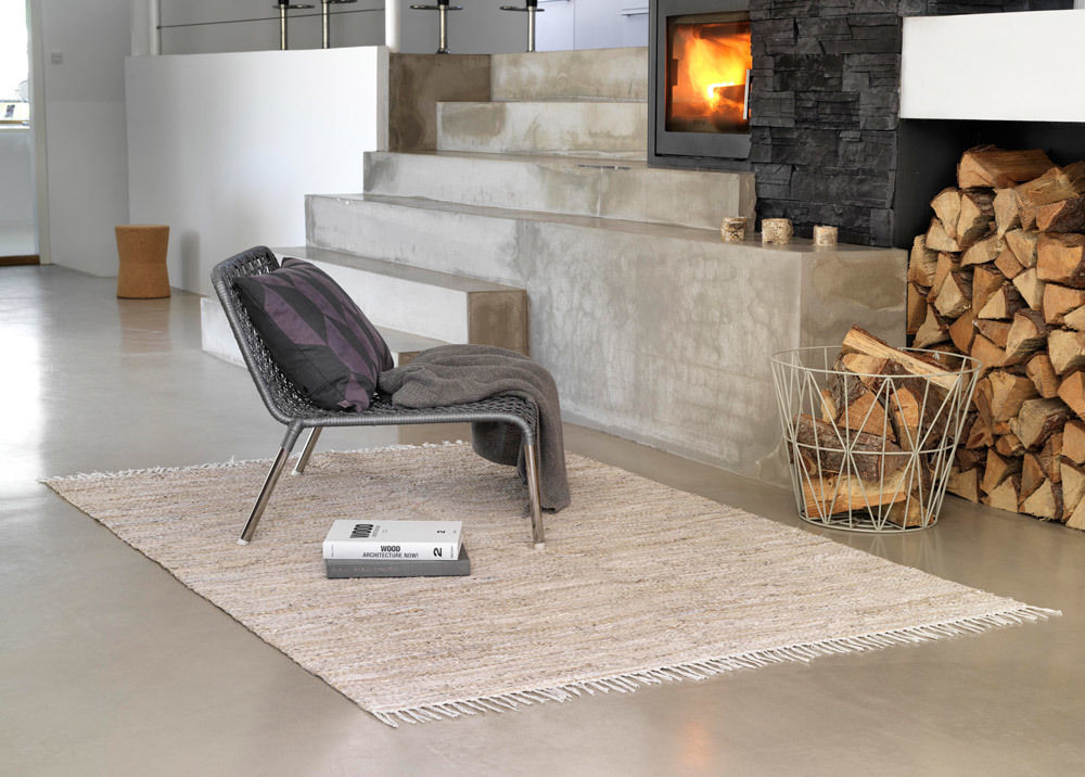 Rugs bring warmth, Love4Home Love4Home Ruang Keluarga Modern Accessories & decoration