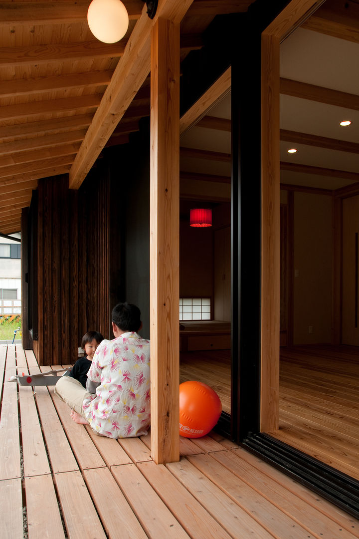 エコ・レトロの家, 大森建築設計室 大森建築設計室 Classic style balcony, veranda & terrace