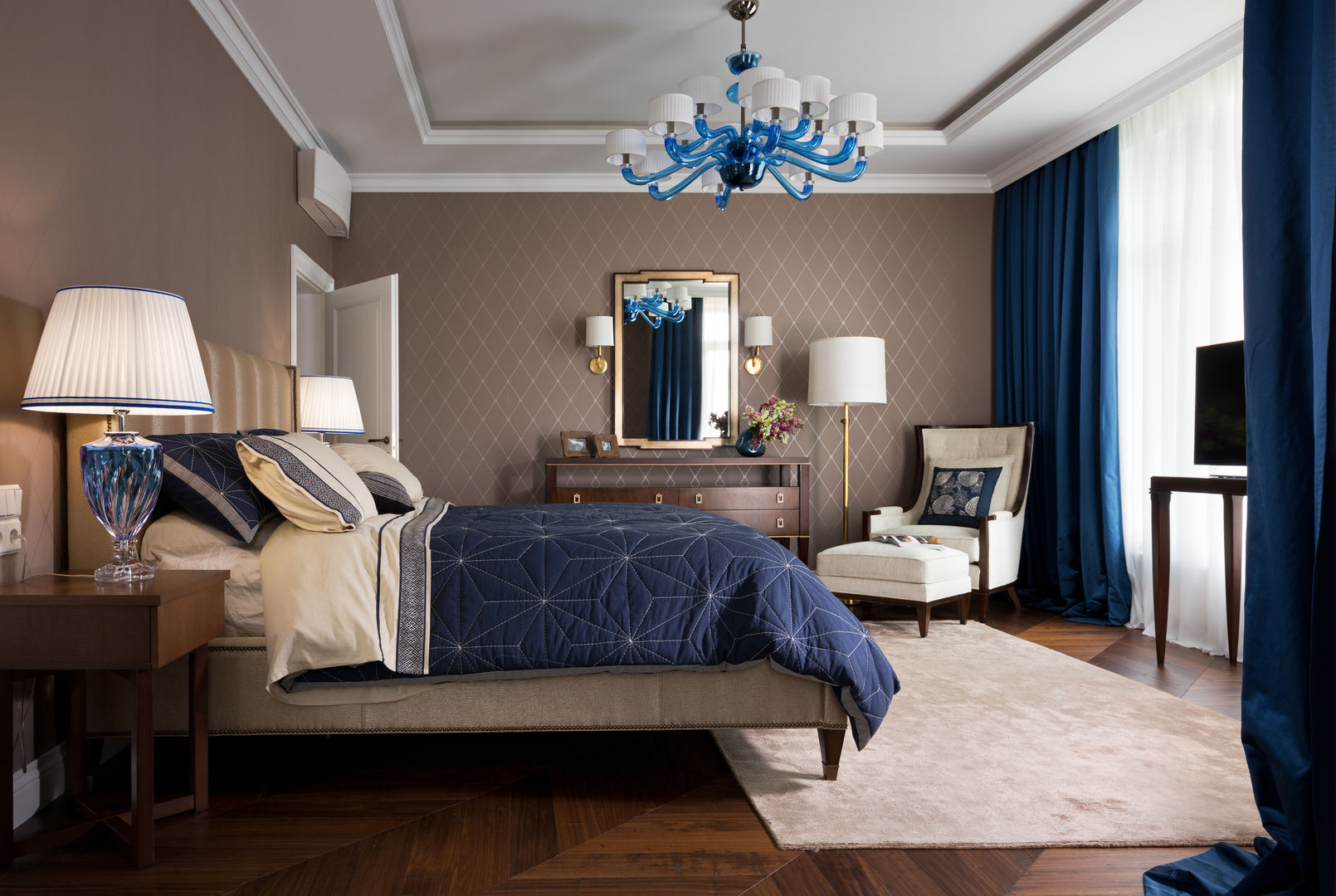 Дом в легкой классике., MARTINarchitects MARTINarchitects Classic style bedroom