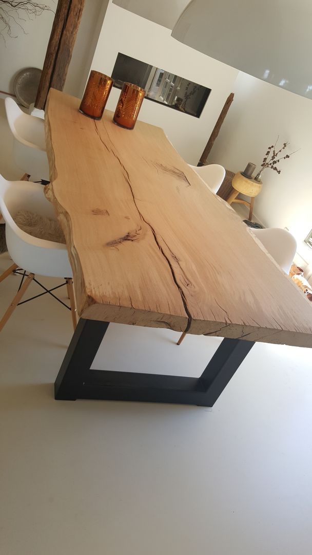 Unieke boomstamtafels voor binnen zoals je ze nooit eerder hebt gezien!, Woodlovesyou&more Woodlovesyou&more Moderne keukens Tafel,Hout,Houtbeits,hardhout,Vloeren,Stoel,Natuurlijk materiaal,Multiplex,Timmerhout,Plank,Tafels & stoelen