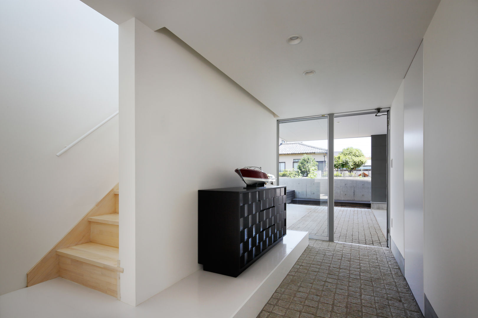 l a n i, *studio LOOP 建築設計事務所 *studio LOOP 建築設計事務所 Modern Corridor, Hallway and Staircase