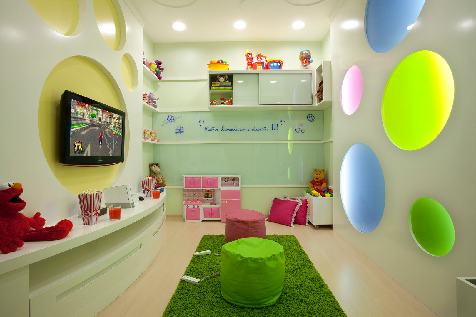 homify Modern nursery/kids room