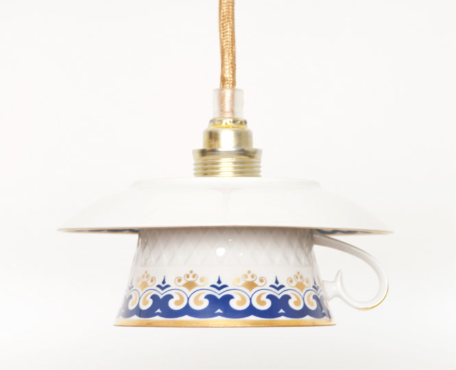 Lieselotte handgefertigte Hängelampe Tasse-Untertasse mit gold-blauem Dekor, Lieselotte Lieselotte Klasik Yemek Odası Işıklandırma