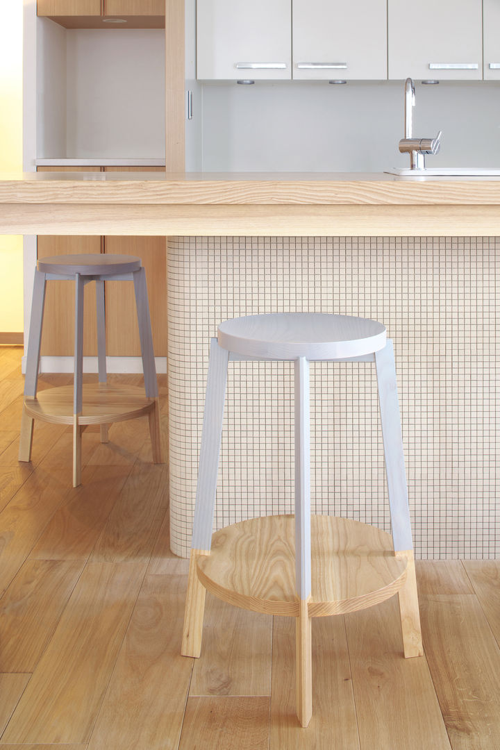 Dear K, naoya matsumoto design naoya matsumoto design Dining room Chairs & benches