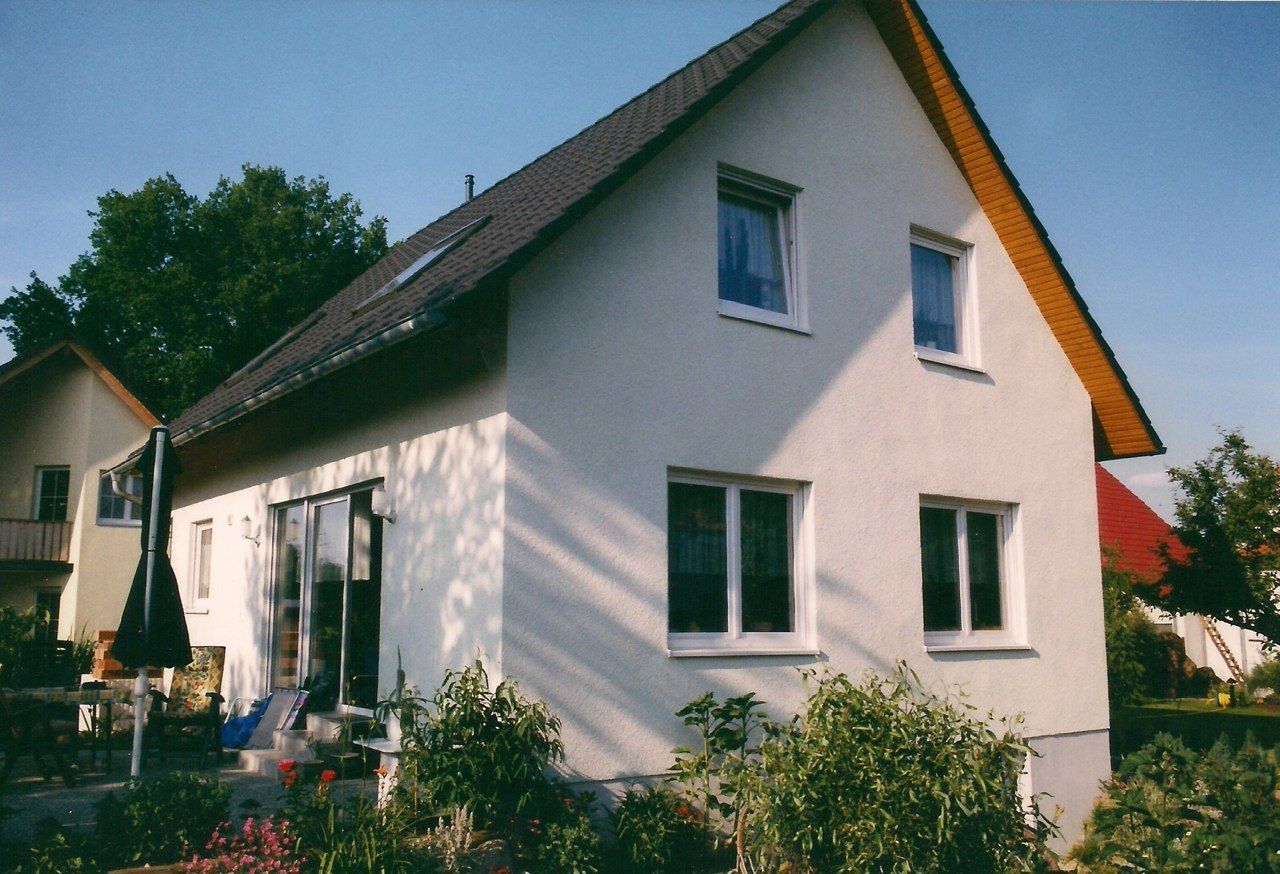 Neubau Einfamilienhaus in Falkensee bei Berlin, ENCON Baugesellschaft mbH ENCON Baugesellschaft mbH 房子