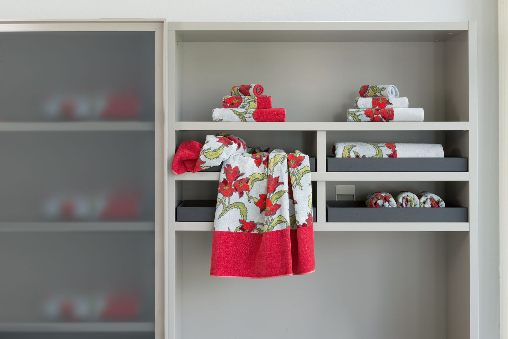 TIFFANY - florale Inspirationen von FEILER, FEILER FEILER Classic style bathrooms Textiles & accessories