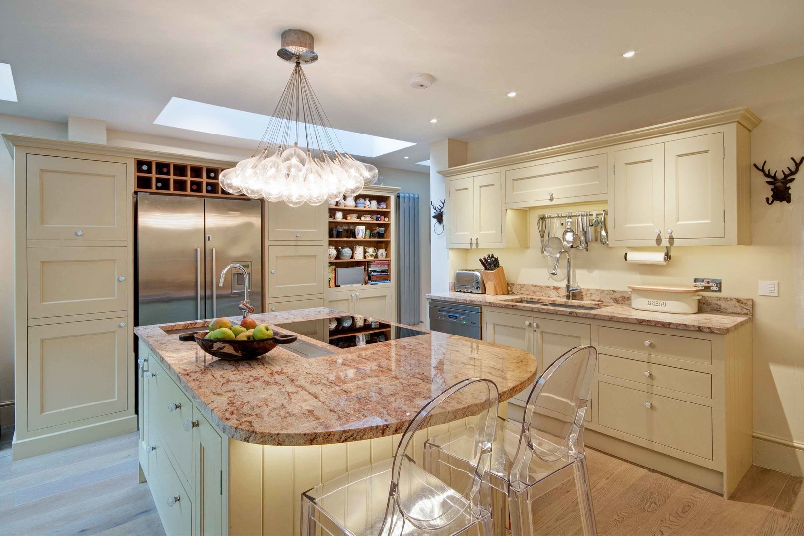 homify Classic style kitchen