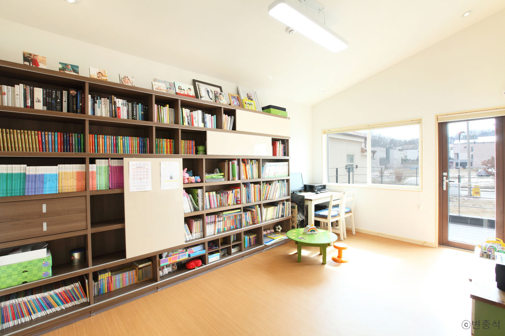 동탄주택, 춘건축 춘건축 Modern Study Room and Home Office