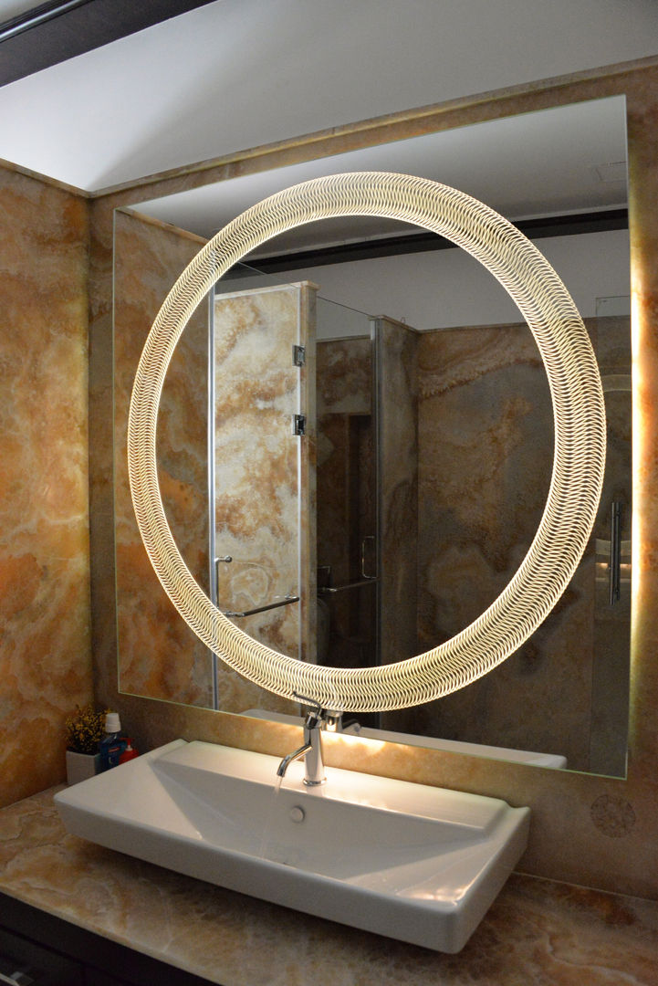 'Cosmic' Glazz Mirrors Alguacil & Perkoff Ltd. Banheiros modernos Vidro Espelhos