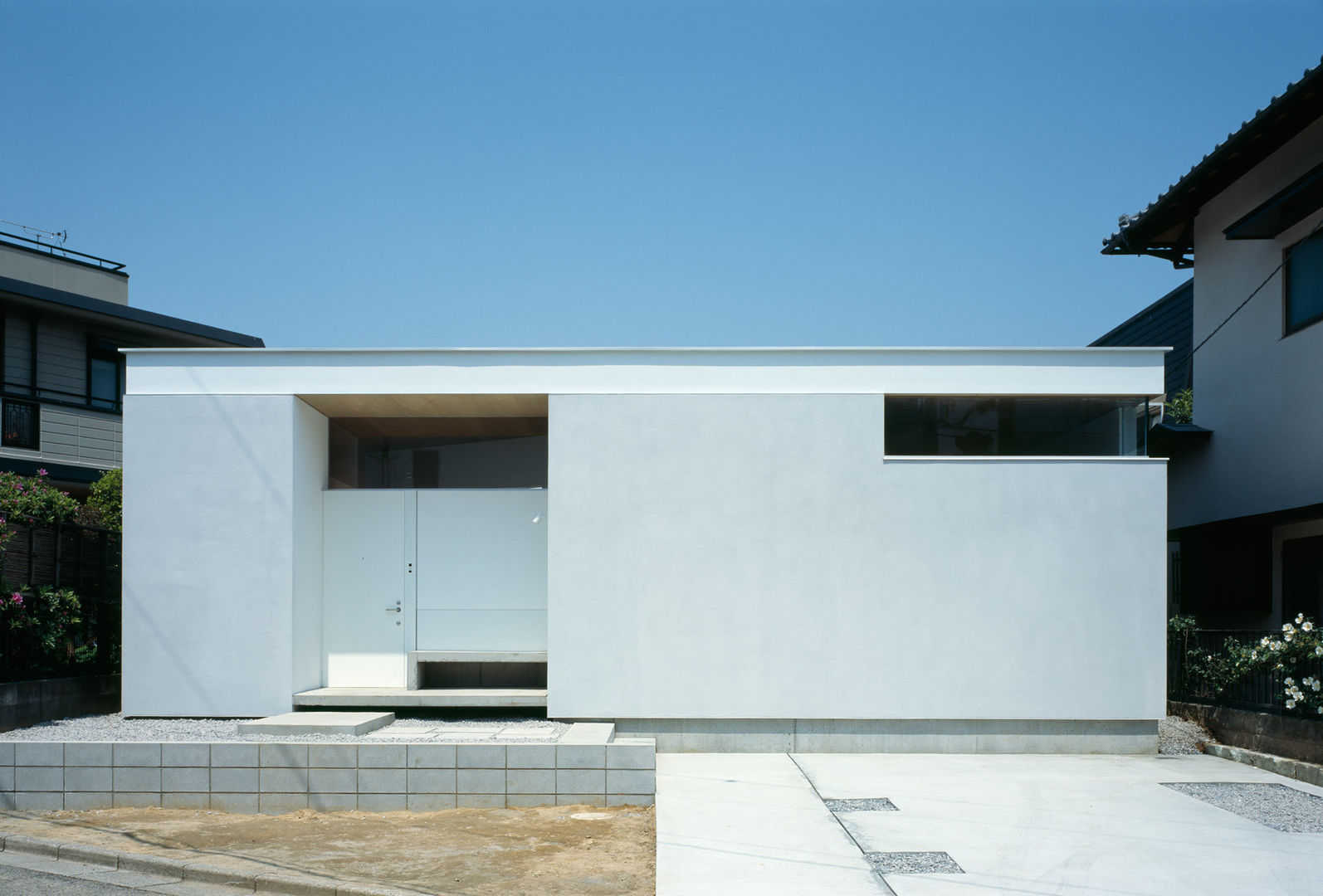 F-WHITE, 山本卓郎建築設計事務所 山本卓郎建築設計事務所 Casas modernas