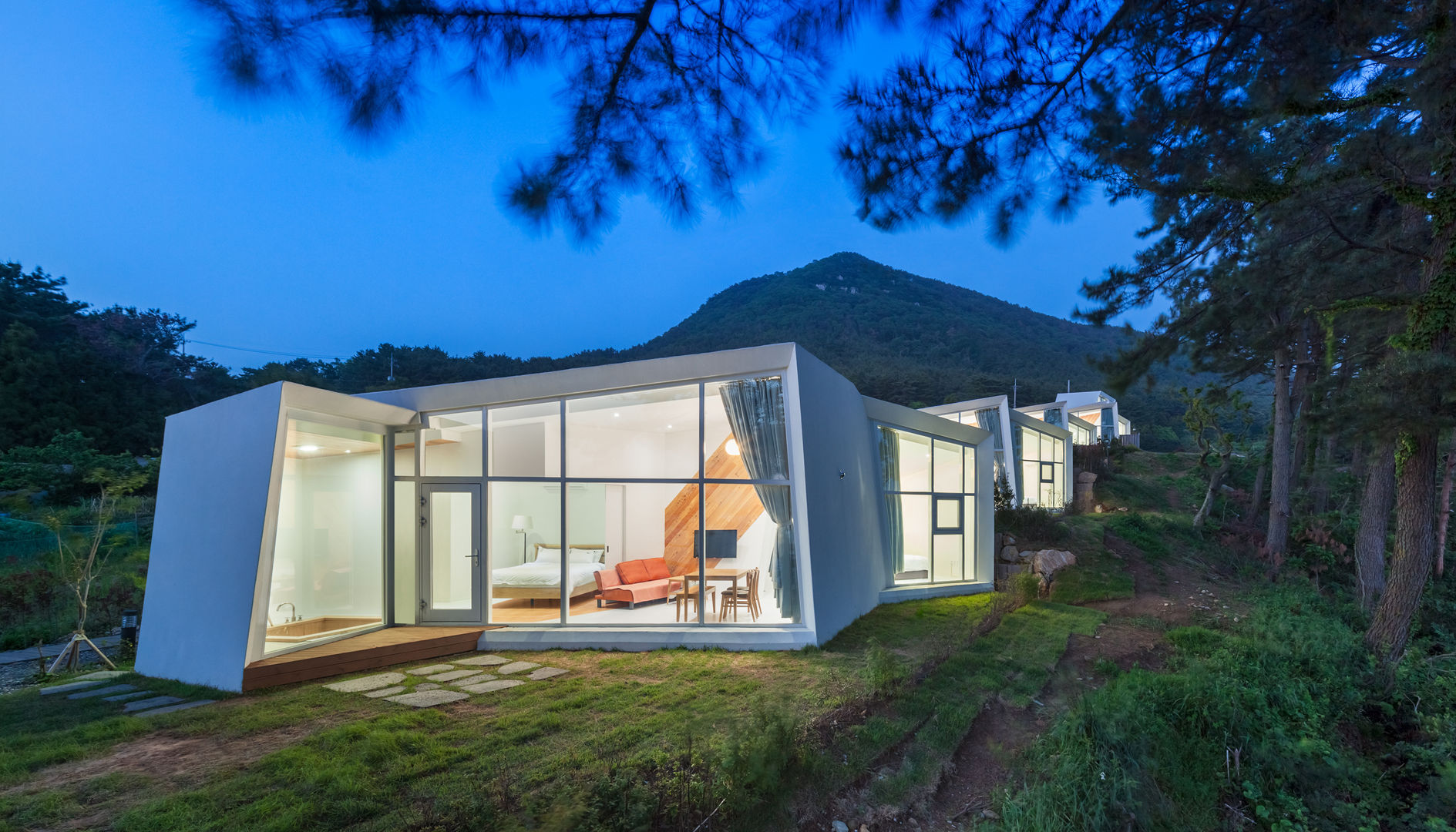 Knot House unfolds in Geoje Island, South Korea, Artrier Chang Artrier Chang Коммерческие помещения Гостиницы