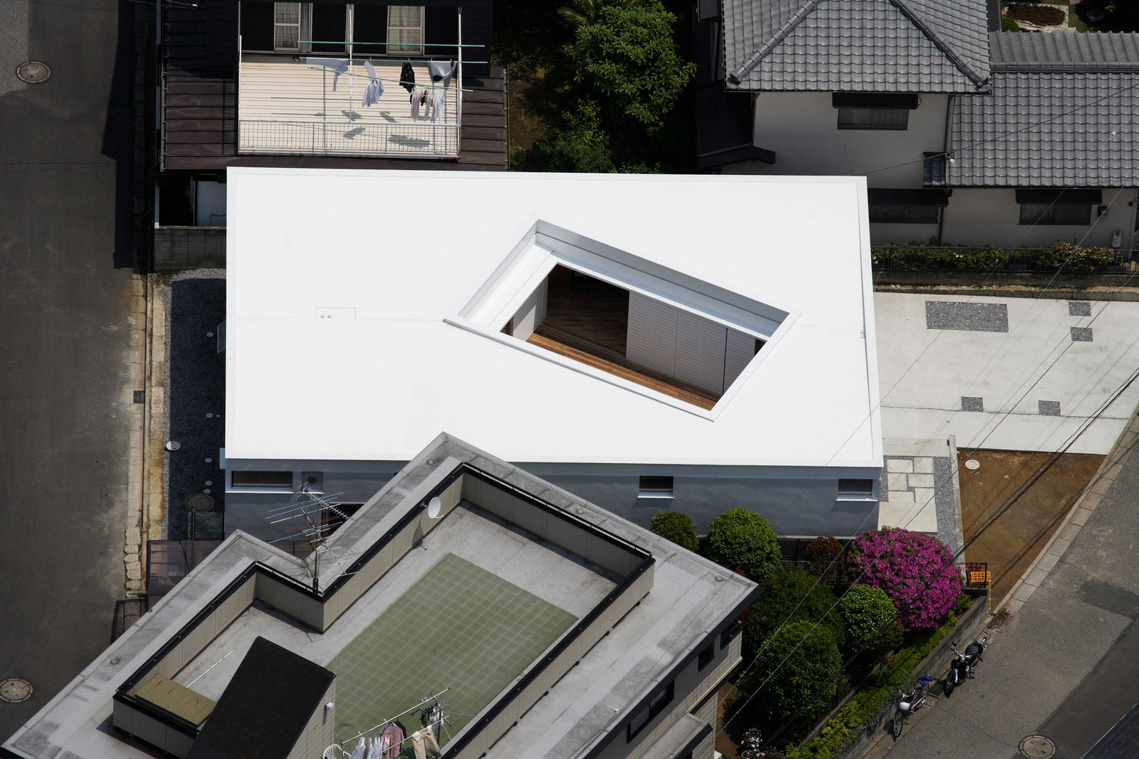 F-WHITE, 山本卓郎建築設計事務所 山本卓郎建築設計事務所 Casas modernas